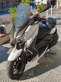 Yamaha xmax 400
