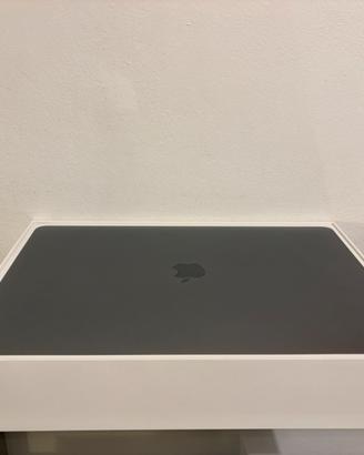 MacBook Pro 15 (2017)  - 16GM RAM - 256 SSD