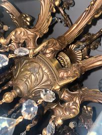 Lampadario classico in bronzo con cristalli