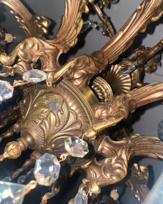 Lampadario classico in bronzo con cristalli