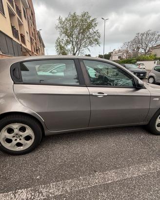 Alfa Romeo 147 1.9 jtd alternatore da cambiare