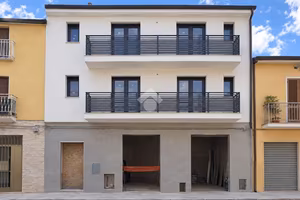 3 LOCALI A SAN GIOVANNI ROTONDO