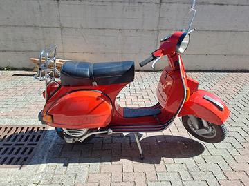 Piaggio Vespa PX 150 e arcobaleno 