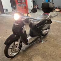 Aprilia scarabeo 125 ie