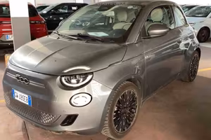 FIAT 500e Berlina 42 kWh La Prima