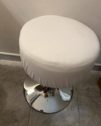 Sgabello regolabile moderno