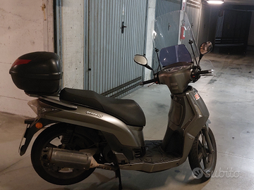 Kymco People S 200
