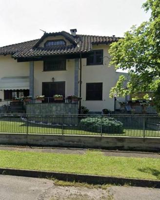 Immobile in asta di 356 m² con 5 locali e box auto