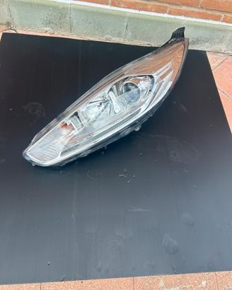 Fanale anteriore sinistro ford fiesta 6º serie