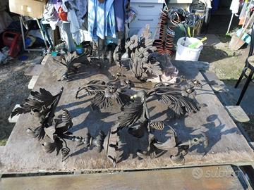 Lampade a gas e decori floreali