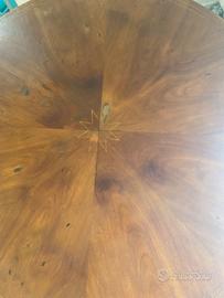 Tavolo in legno dell’800