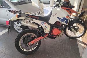 Suzuki DR 750 BIG