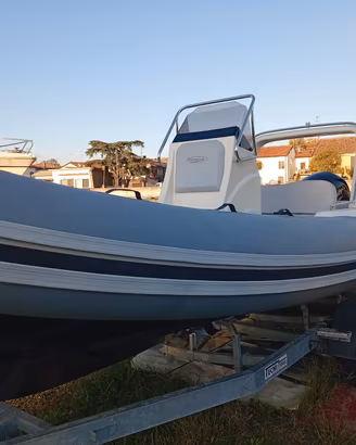 Gommone Led 590 con Mercury 150