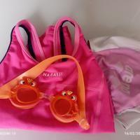 Costume Piscina con Cuffia e Occhialini