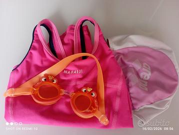 Costume Piscina con Cuffia e Occhialini
