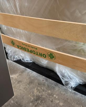 Rete ortopedica con doghe in legno + materasso