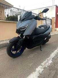 Yamaha X-Max 300