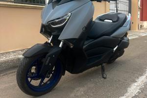 Yamaha X-Max 300