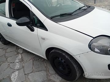 Gpunto 1300myt td evo 2011