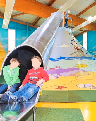 Gioco Vulcano Playground con Arrampicata e Scivolo
