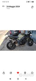 moto Triumph Speed triple 1050