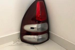 Fanale Post. SX. Land Cruiser Prado 81561-60621