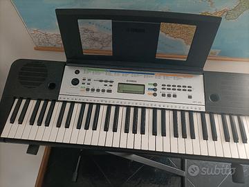 PIANOLA YAMAHA YPT-255 CON CAVALLETTO