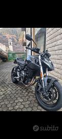 suzuki gsx 8s