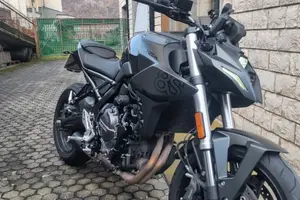 suzuki gsx 8s