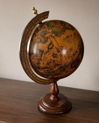 mappamondo vintage con mappe antiche