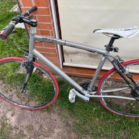 Bici sportiva Sirrus Specialized