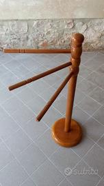 Piantana porta asciugamani in legno