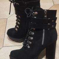 Anfibio con tacco alto