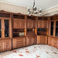 Mobile stile antico.