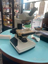 microscopio biologico