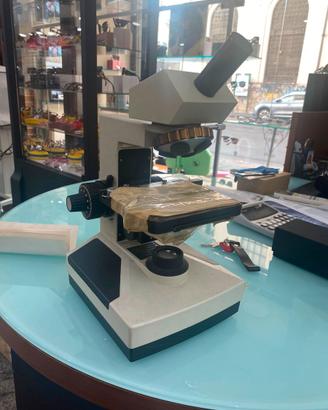 microscopio biologico