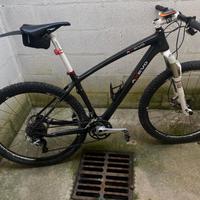 Mtb AXEVO 29" in carbonio taglia L