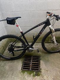 Mtb AXEVO 29" in carbonio taglia L