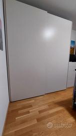 Armadio con 2 ante scorrevoli