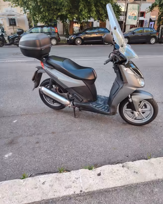 scooter Aprilia sport city 200 del 2005