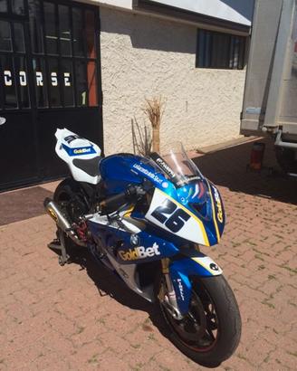 Moto Bmw 1000 RR pronto pista