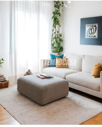 Divano+pouf.