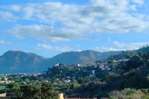 BAIDA: Ampio trivani ristrutturato e panoramico