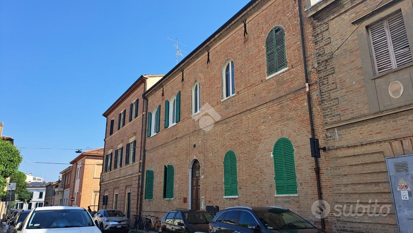 6 LOCALI A PESARO - Vista 3