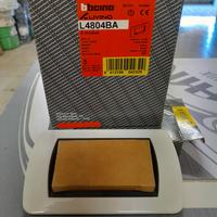 placche living international