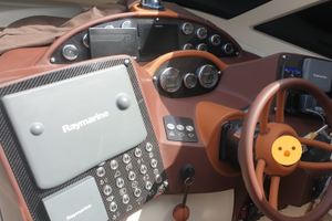 Elettricista nautico realizza plance custom