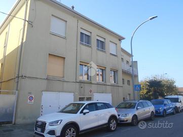 3 LOCALI A COMACCHIO