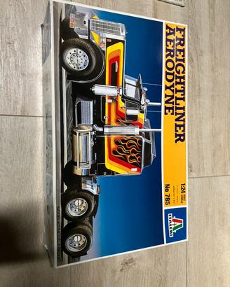 Italeri n 785 Freightliner aerodyne