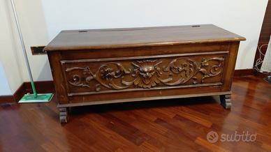 Cassapanca in legno
