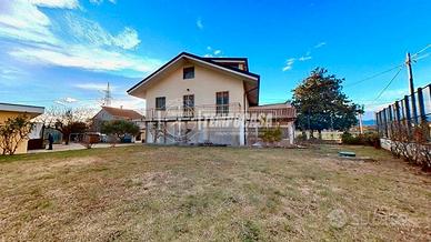 VILLA CON IMPIANTO SPORTIVO A SAN MAURIZIO